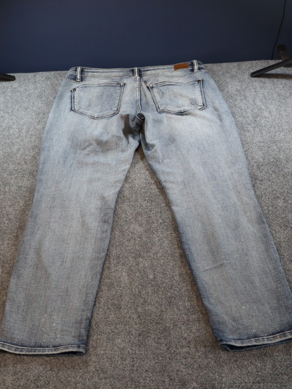 Judy Blue Boyfriend Fit Distressed Jeans Womens 30 Faded Wash Destroyed Denim - Picture 6 of 6